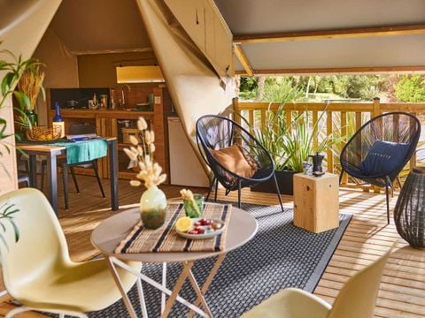 HÉBERGEMENT INSOLITE 4 personnes -  Wood lodge sur pilotis + sanitaire et SDB 4 pers