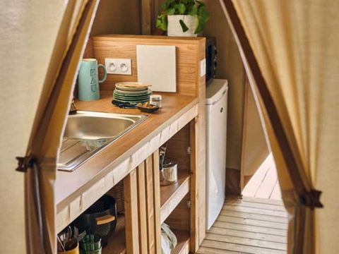 Hébergement 4 personnes - Wood lodge sur pilotis + sanitaire et SDB 4 pers