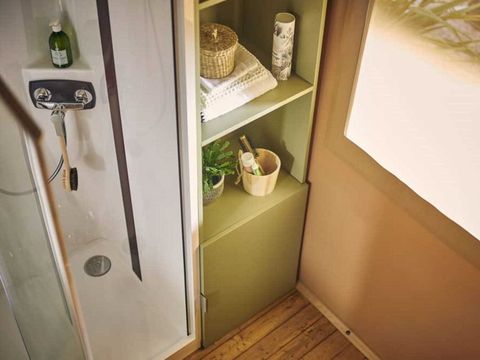 HÉBERGEMENT INSOLITE 4 personnes -  Wood lodge sur pilotis + sanitaire et SDB 4 pers