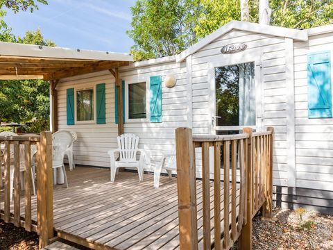 BUNGALOW 6 personnes - Mobil-home | Classic | 3 Ch. | 6 Pers. | Terrasse Couverte | Clim. BUNGALOW 6 personnes - Mobil-home | Classic | 3 Ch. | 6 Pers. | Terrasse Couverte | Clim.