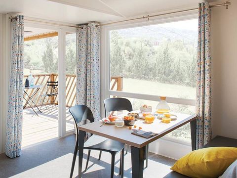 Mobilhome 6 personnes - Comfort | 2 Ch. | 4/6 Pers. | Terrasse simple | Clim. | TV