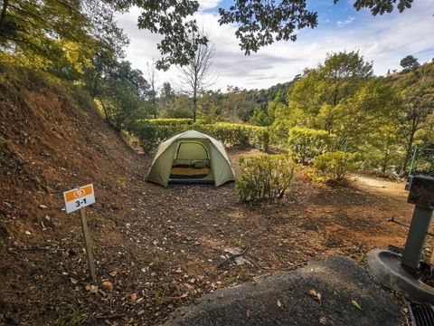 Emplacement - Emplacement | Nature | Tente uniquement | <100m² | Pas Electricité | Pas d'eau