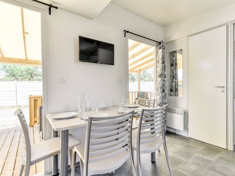 Mobilhome 6 personnes - Premium | 3 Ch. | 6 Pers. | Terrasse Lounge | Clim. | TV