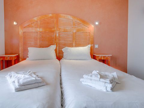 MAISON 8 personnes - 4 pièces 8 personnes avec piscine privée