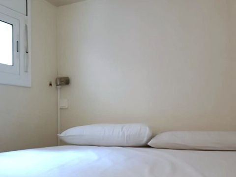 MOBILHOME 6 personnes - 6pax 3 chambres TV + AC + BBQ +Parking