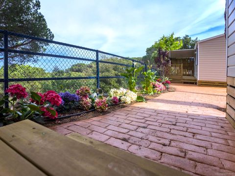 MOBILHOME 6 personnes - 6pax 3 chambres TV + AC + BBQ +Parking