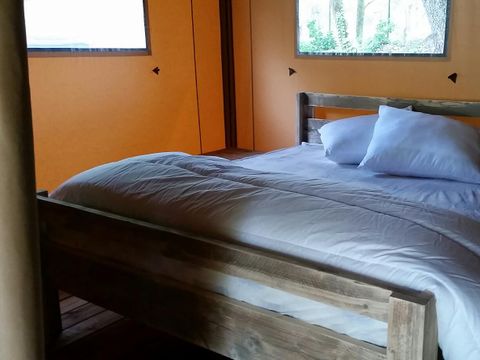 TENTE 4 personnes - LODGE - 2 chambres avec salle de bains (PMR) 4/5 pers