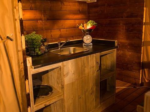 TENTE 4 personnes - LOGGIA - 2 chambres/mezzanine avec salle de bains 5 pers