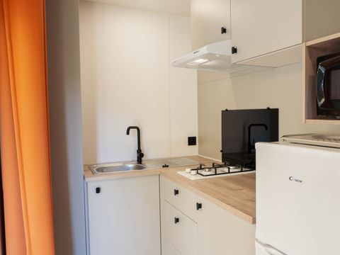 MOBILHOME 2 personnes - Mobilhome CAHUTE - 1 chambre télévision climatisé - Modèle 2024 1/3 pers