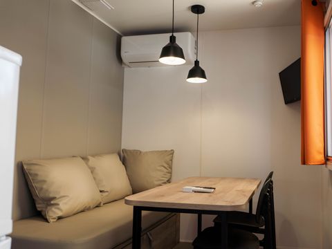 MOBILHOME 2 personnes - CAHUTE - 1 chambre télévision climatisé - Modèle 2024
