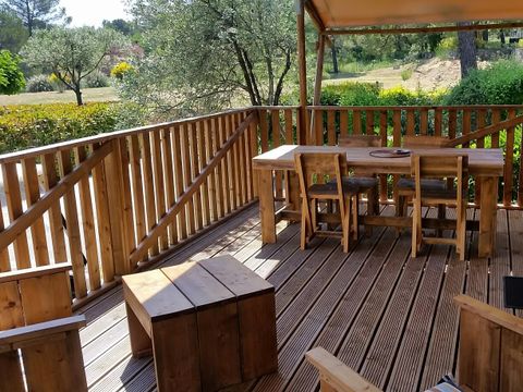 Tente en toile et en bois 4 personnes - HUTTE - 2 chambres avec salle de bains 4 pers