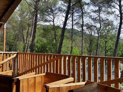 Tente en toile et en bois 4 personnes - HUTTE - 2 chambres avec salle de bains 4 pers