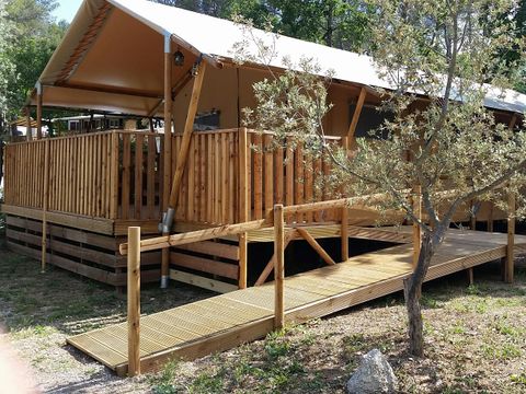 Tente en toile et en bois 4 personnes - HUTTE - 2 chambres avec salle de bains 4 pers