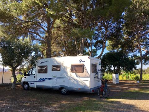 Emplacement - Superieur Camping Car 1/6 pers