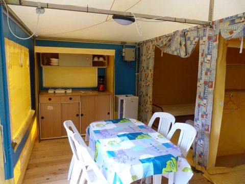 Bungalow toilé 5 personnes - Prunier Standard 25m² - Sans sanitaires - 2 chambres - Terrasse non couverte 10m²
