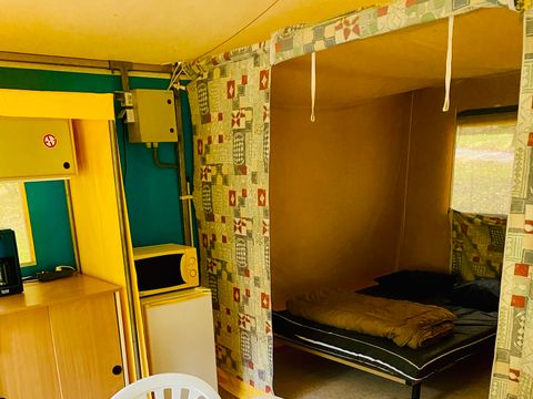Bungalow toilé 5 personnes - Prunier Standard 25m² - Sans sanitaires - 2 chambres - Terrasse non couverte 10m²