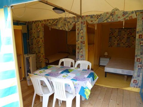 Bungalow toilé 5 personnes - Prunier Standard 25m² - Sans sanitaires - 2 chambres - Terrasse non couverte 10m²