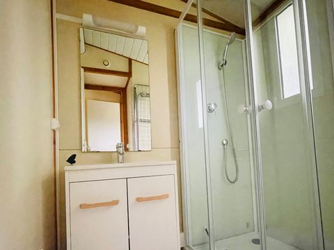 Chalet 4 personnes - Peuplier Standard 26m² - 2 chambres - Terrasse couverte 10m² - Clim - TV
