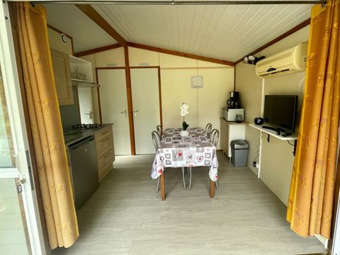 Chalet 4 personnes - Peuplier Standard 26m² - 2 chambres - Terrasse couverte 10m² - Clim - TV