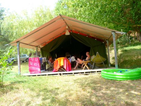 TENTE 5 personnes - Tente Safari Acacia Standard 23m² (sans sanitaires) - 2 chambres + terrasse couverte 12m² 5 pers.