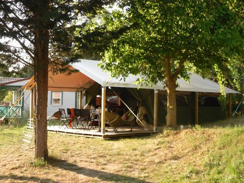 Tente 5 personnes - Safari Acacia Standard 23m² - Sans sanitaires - 2 chambres - Terrasse couverte 12m²