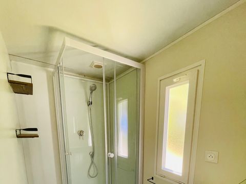 Mobilhome 4 personnes - Frêne Confort 23m² - 2 chambres - Terrasse couverte 4m²