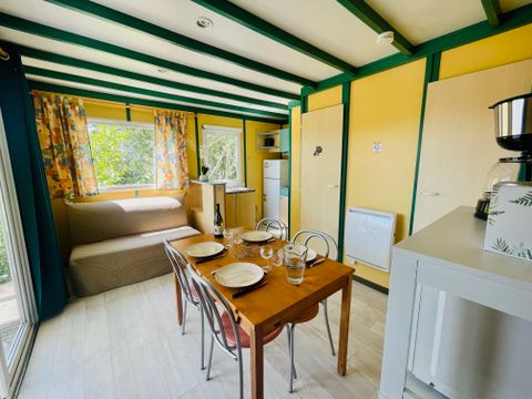 Chalet 4 personnes - Pommier Vue Montagne Confort 23m² - 2 chambres - Terrasse couverte 15m² - Clim - TV