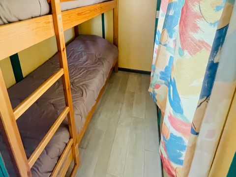 Chalet 4 personnes - Pommier Vue Montagne Confort 23m² - 2 chambres - Terrasse couverte 15m² - Clim - TV