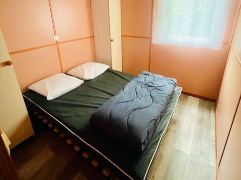 Chalet 6/8 personnes - Cèdre Premium 35m² - 3 chambres - Terrasse semi couverte 8m² - Clim - TV - Lave-vaisselle