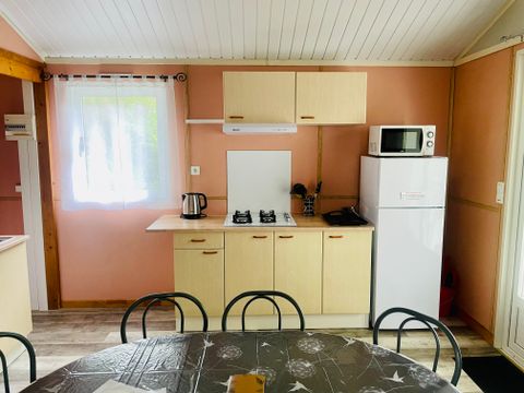 Chalet 6/8 personnes - Cèdre Premium 35m² - 3 chambres - Terrasse semi couverte 8m² - Clim - TV - Lave-vaisselle