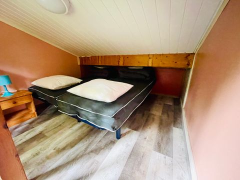 Chalet 6/8 personnes - Cèdre Premium 35m² - 3 chambres - Terrasse semi couverte 8m² - Clim - TV - Lave-vaisselle