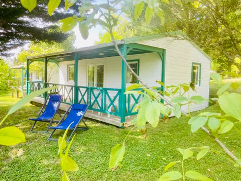 Chalet 5/6 personnes - Douglas Confort 32m2 climatisé - 2 chambres - Terrasse couverte 15m2