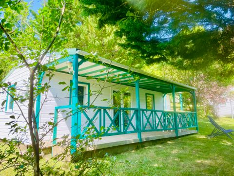 Chalet 5/6 personnes - Douglas Confort 32m2 climatisé - 2 chambres - Terrasse couverte 15m2