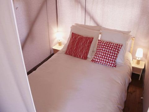 TENTE TOILE ET BOIS 4 personnes - CABANE LODGE sans sanitaires