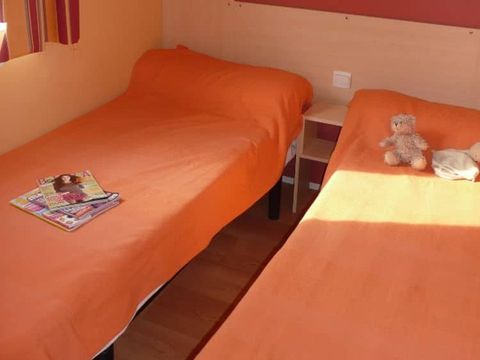 MOBILHOME 4 personnes - MH2 30 m² MOBILHOME 4 personnes - MH2 30 m²