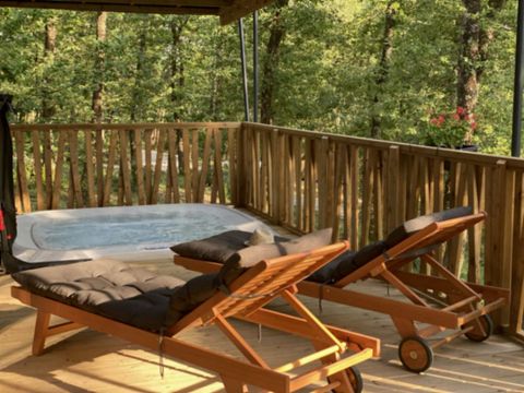 BUNGALOW 10 personnes - Cabane Spa Prestige XL 4ch. - 10p (Clim) BUNGALOW 10 personnes - Cabane Spa Prestige XL 4ch. - 10p (Clim)