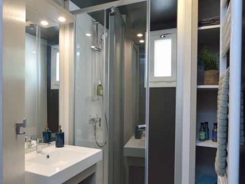 BUNGALOW 10 personnes - Cabane Spa Prestige XL 4ch. - 10p (Clim) BUNGALOW 10 personnes - Cabane Spa Prestige XL 4ch. - 10p (Clim)