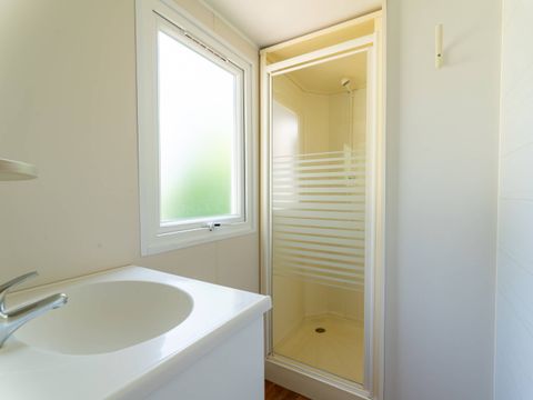 MOBILHOME 4 personnes - Loggia Classic 26m² - Terrasse découverte - climatisation - TV