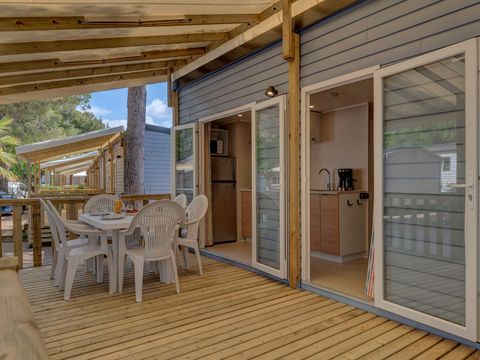 MOBILHOME 6 personnes - Comfort XL | 2 Ch. | 4/6 Pers. | Terrasse surélevée | Clim.