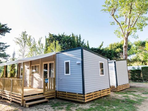 Mobilhome 6 personnes - Confort | 3 Chambres | 6 Couchages | Terrasse semi couverte | 1 Salle de bain | Climatisation