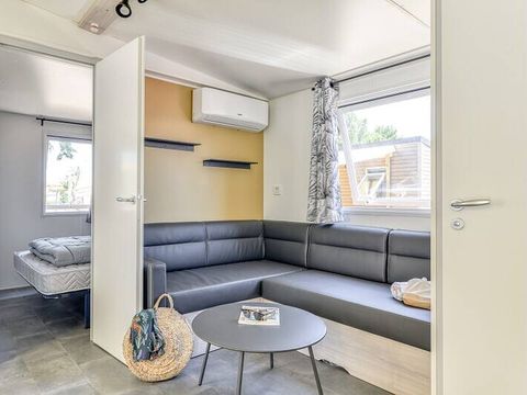 MOBILHOME 4 personnes - Premium | 2 Ch. | 4 Pers. | Terrasse surélevée | 1 SDB | Clim.