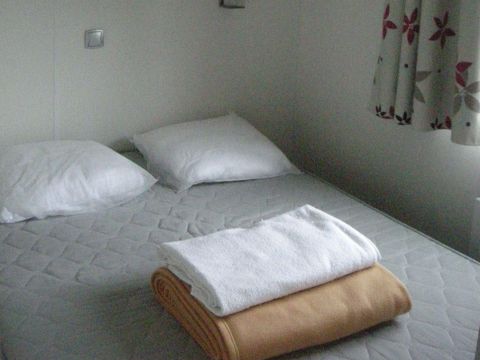MOBILHOME 4 personnes - CONFORT 25m² - (4pers) - 2 chambres + 1SDB + WC + TV + Terrasse semi-couverte