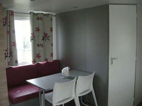 MOBILHOME 4 personnes - CONFORT 25m² - (4pers) - 2 chambres + 1SDB + WC + TV + Terrasse semi-couverte