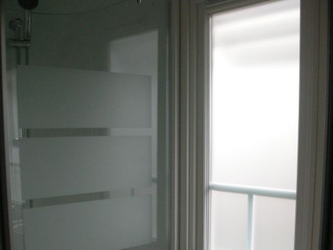 MOBILHOME 4 personnes - CONFORT 25m² - (4pers) - 2 chambres + 1SDB + WC + TV + Terrasse semi-couverte