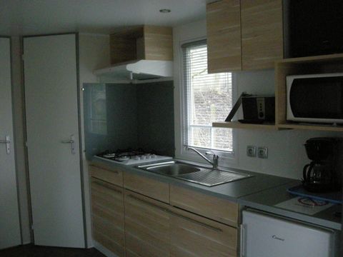 MOBILHOME 4 personnes - CONFORT 25m² - (4pers) - 2 chambres + 1SDB + WC + TV + Terrasse semi-couverte