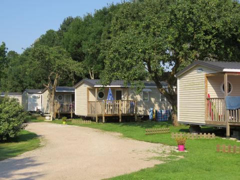 MOBILHOME 4 personnes - CONFORT 25m² - (4pers) - 2 chambres + 1SDB + WC + TV + Terrasse semi-couverte