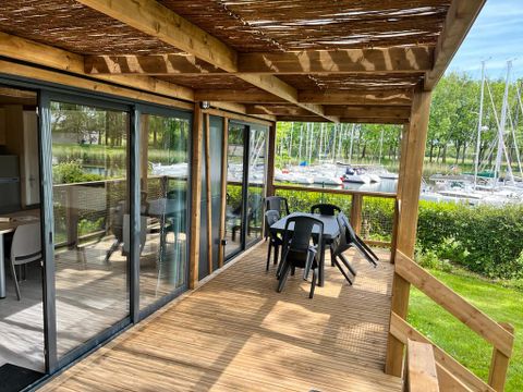 CHALET 5 personnes - Premium 30m² - (5pers) 2 CH+ 1SDB + WC + Terrasse 19m² + TV + LV + Vue Canal