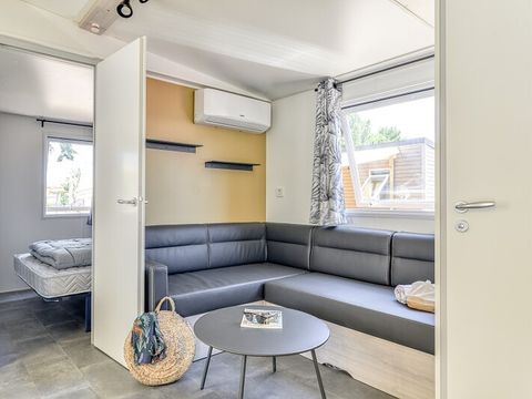 MOBILHOME 6 personnes - Comfort XL | 2 Ch. | 4/6 Pers. | Terrasse surélevée | Clim. | TV