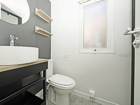 BUNGALOW 6 personnes - Mobil-home | Premium | 3 Ch. | 6 Pers. | Terrasse surélevée | 2 SDB | Clim.
