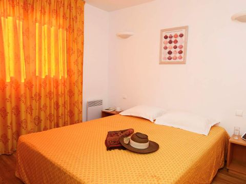 APPARTEMENT 4 personnes - (Coté parking)